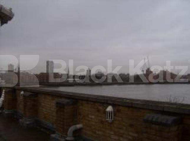 			NEW INSTRUCTION, 3 Bedroom, 1 bath, 1 reception Penthouse			 Octagon Court, Rotherithe Street